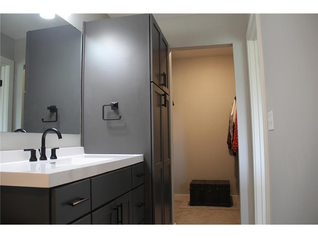 994 City Heights Dr Willmar MN 56201 7057299 image14