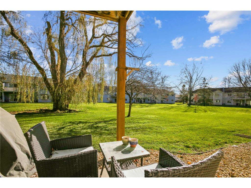994 Heritage Court E #406 Vadnais Heights MN 55127 6726871 image1