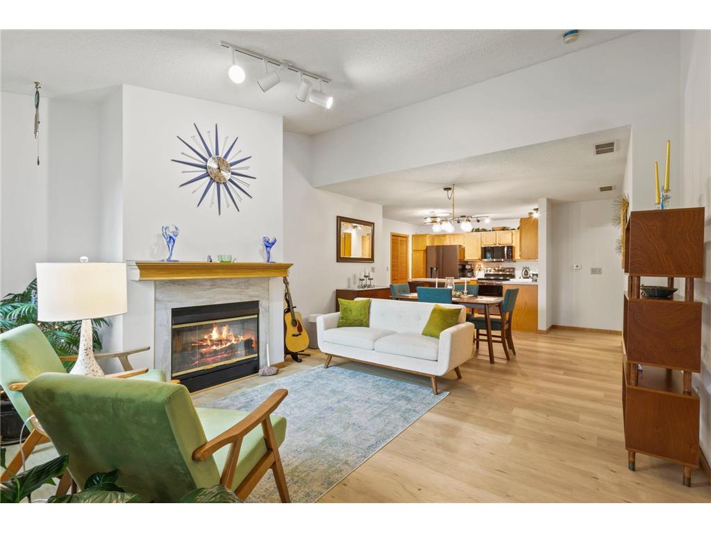 9949 Tamarack Cove Woodbury MN 55125 7048951 image2