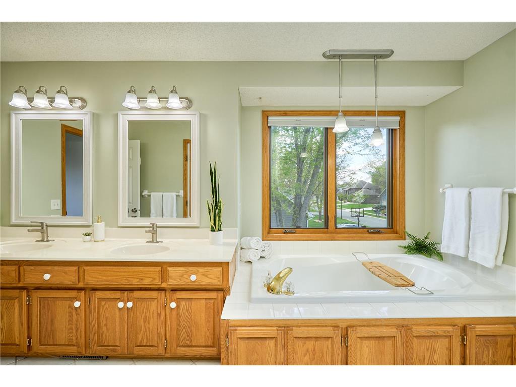 9950 Lee Drive Eden Prairie MN 55347 7065348 image33