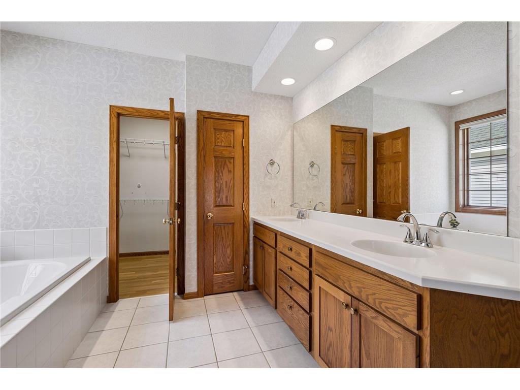 9954 Wellington Lane Woodbury MN 55125 7013865 image42