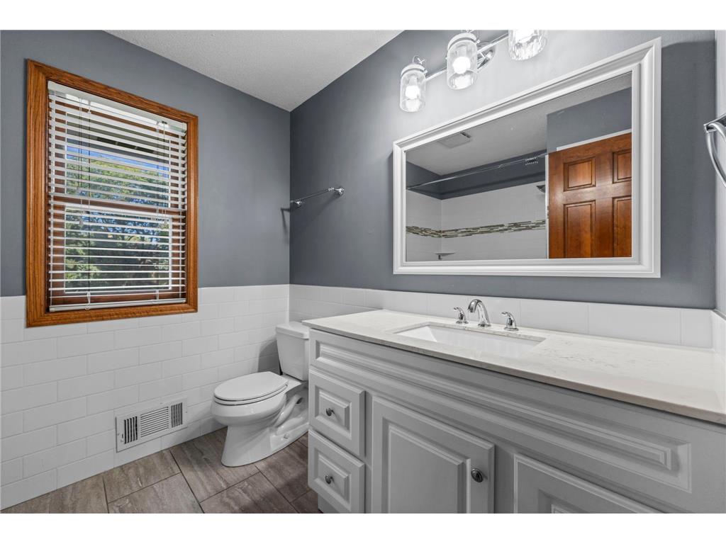 9956 Antrim Road Woodbury MN 55125 7014378 image50