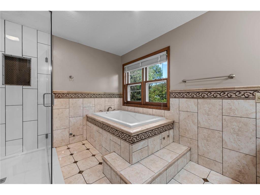 9956 Antrim Road Woodbury MN 55125 7014378 image57