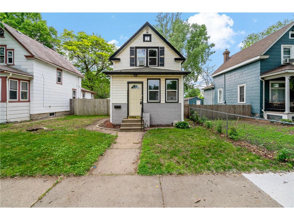 996 Charles Avenue Saint Paul MN 55104 7086303 image1