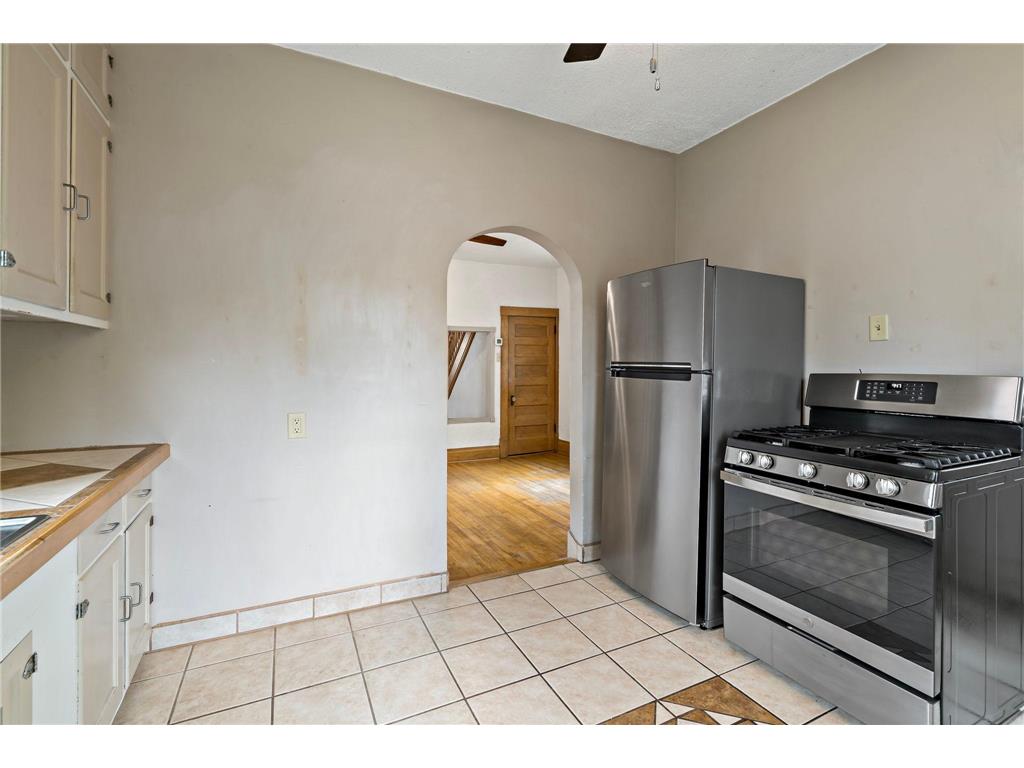 996 Charles Avenue Saint Paul MN 55104 7086303 image11