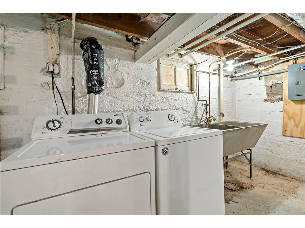 996 Charles Avenue Saint Paul MN 55104 7086303 image20