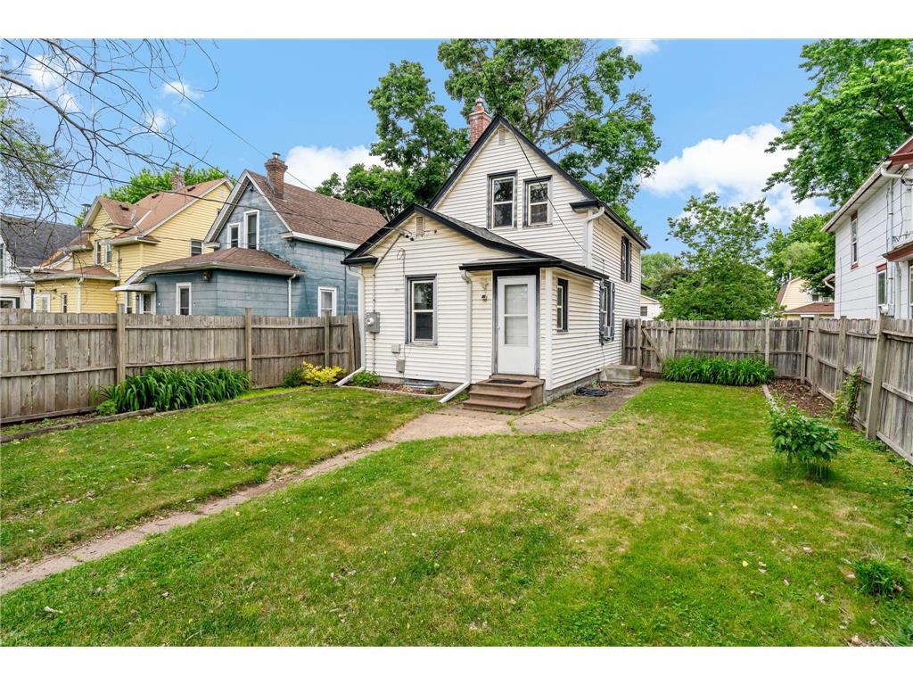 996 Charles Avenue Saint Paul MN 55104 7086303 image22