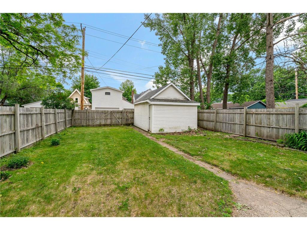 996 Charles Avenue Saint Paul MN 55104 7086303 image23