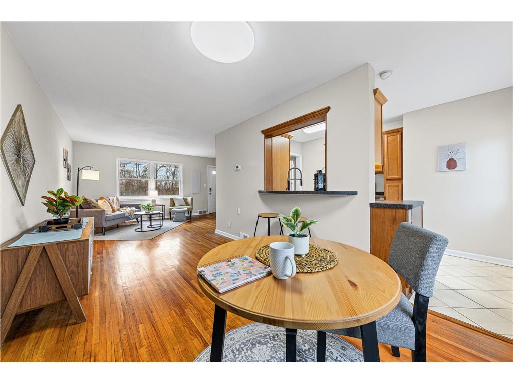 996 Cleveland Avenue S Saint Paul MN 55116 7037070 image2