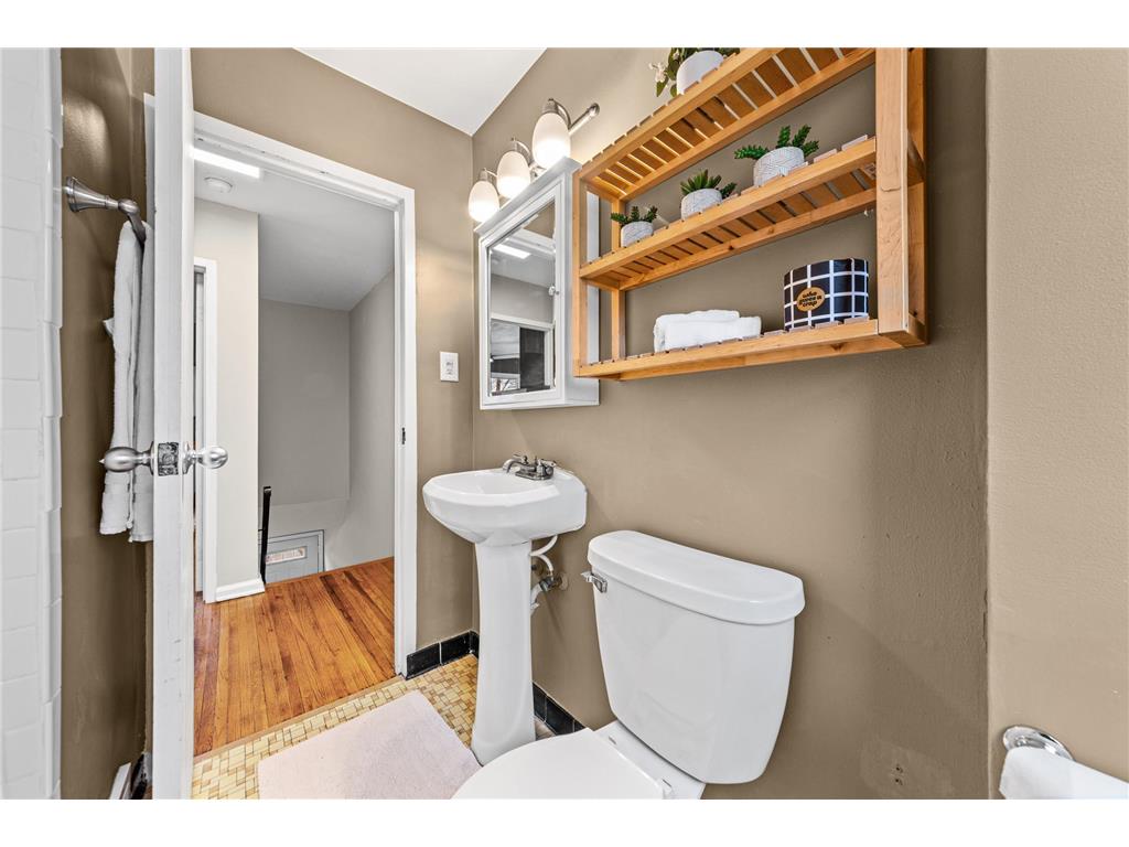 996 Cleveland Avenue S Saint Paul MN 55116 7037070 image20