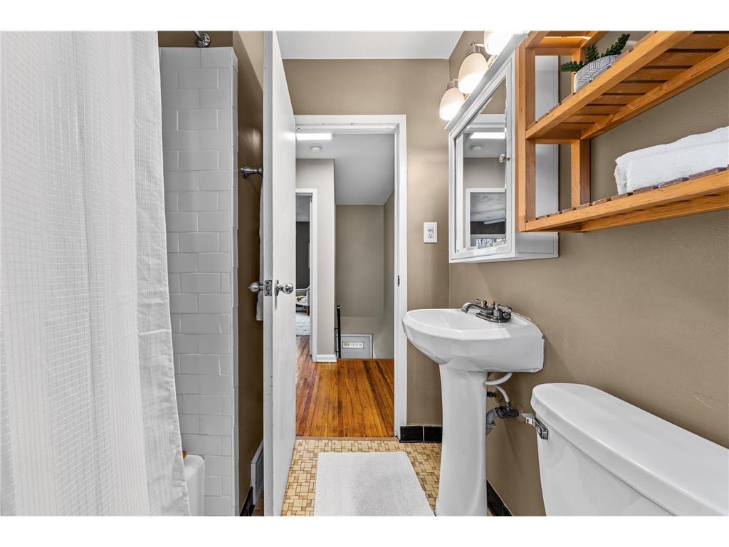 996 Cleveland Avenue S Saint Paul MN 55116 7037070 image21