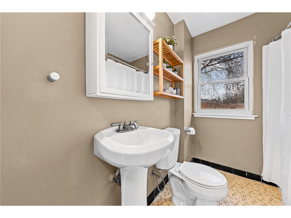 996 Cleveland Avenue S Saint Paul MN 55116 7037070 image22