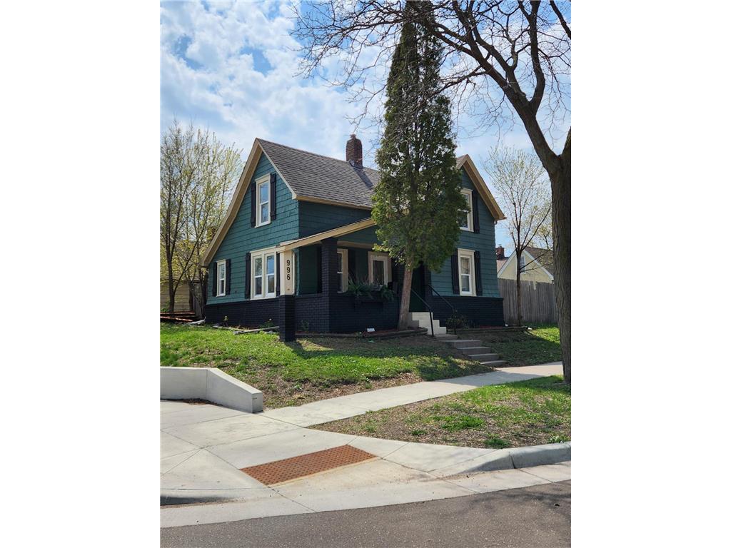 996 Rose Avenue E Saint Paul MN 55106 6365695 image1