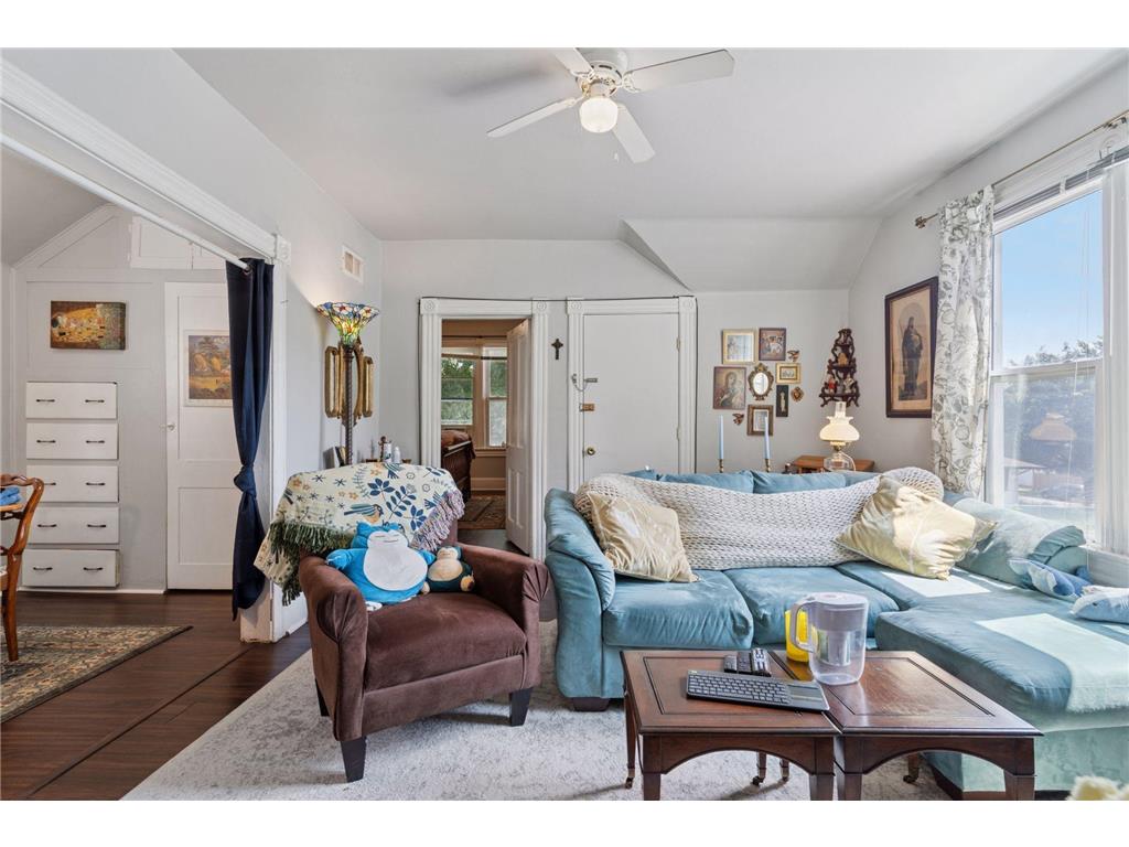997 Marion Street Saint Paul MN 55117 7076770 image12