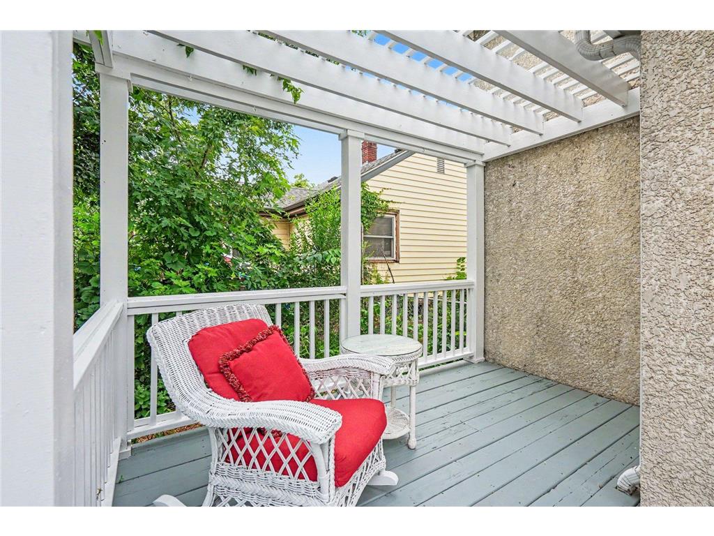998 Minnehaha Avenue W Saint Paul MN 55104 7096850 image18