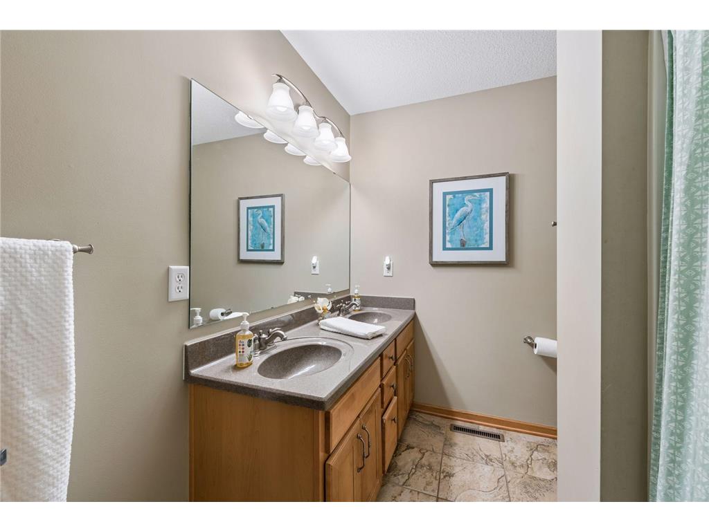 9980 Indigo Drive Eden Prairie MN 55347 7048003 image19