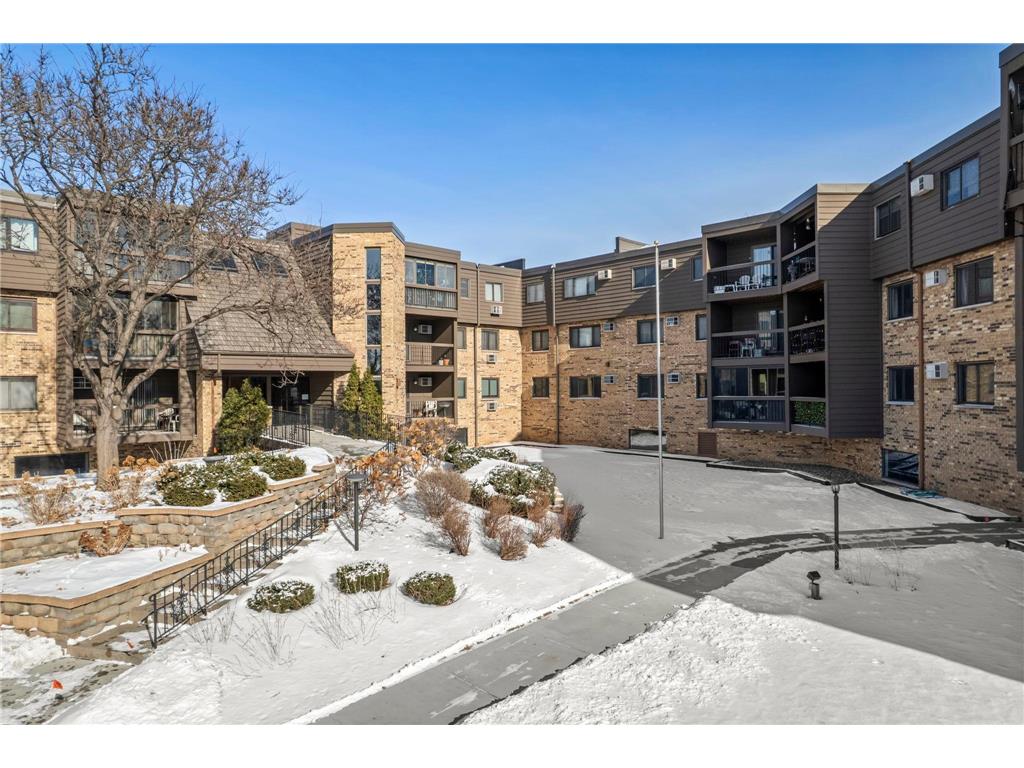 999 41st Avenue NE #203 Columbia Heights MN 55421 7018707 image1