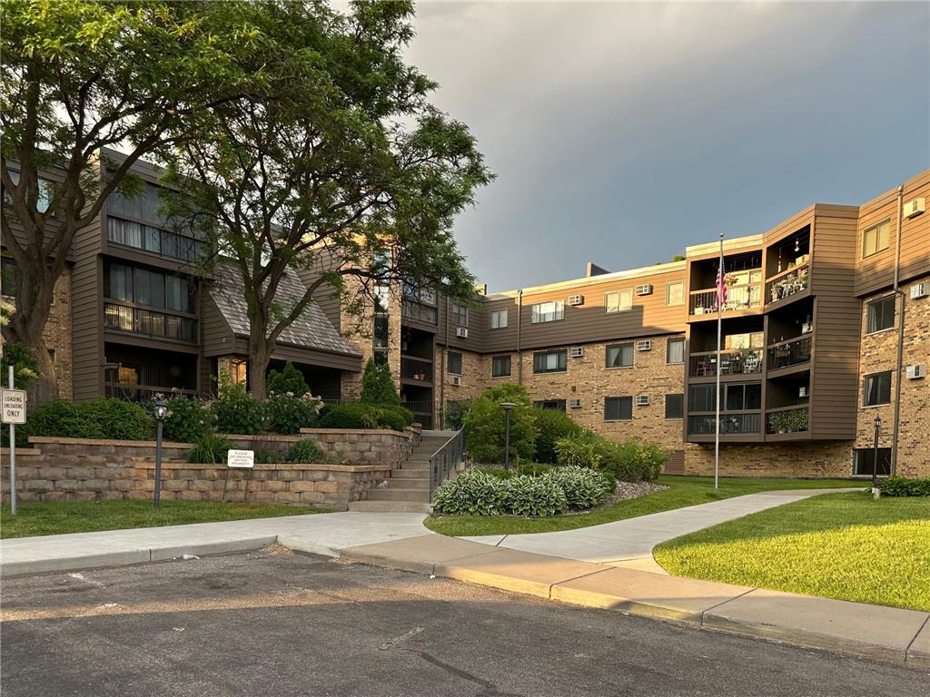 999 41st Avenue NE #212 Columbia Heights MN 55421 7088375 image2