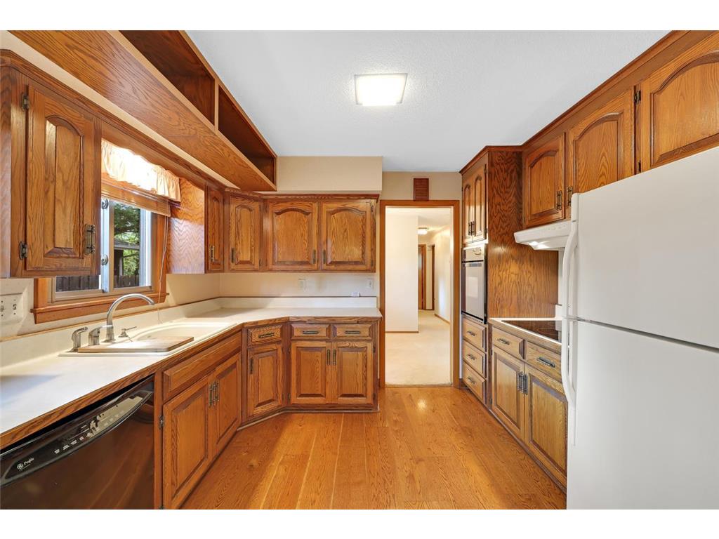 999 Overton Drive NE Fridley MN 55432 7111348 image10