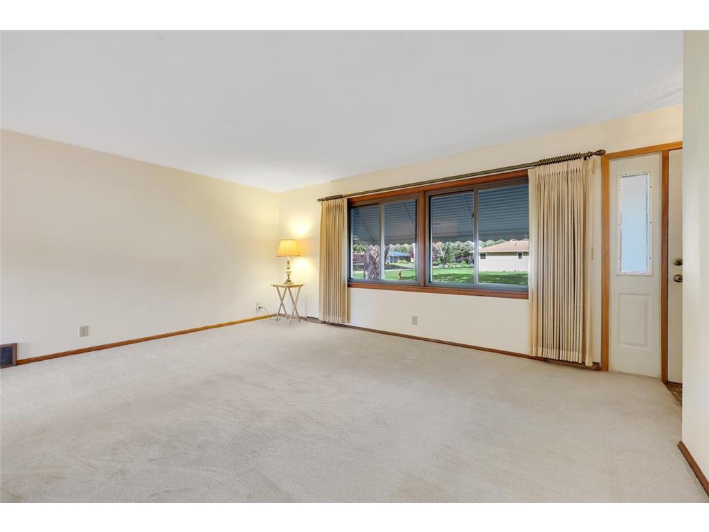 999 Overton Drive NE Fridley MN 55432 7111348 image12