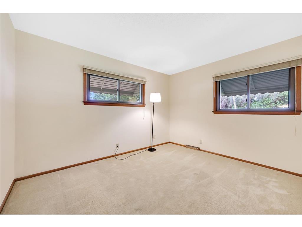 999 Overton Drive NE Fridley MN 55432 7111348 image18