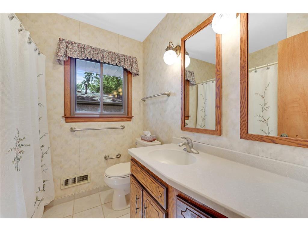 999 Overton Drive NE Fridley MN 55432 7111348 image20