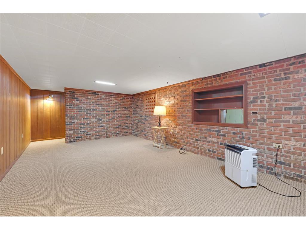 999 Overton Drive NE Fridley MN 55432 7111348 image23