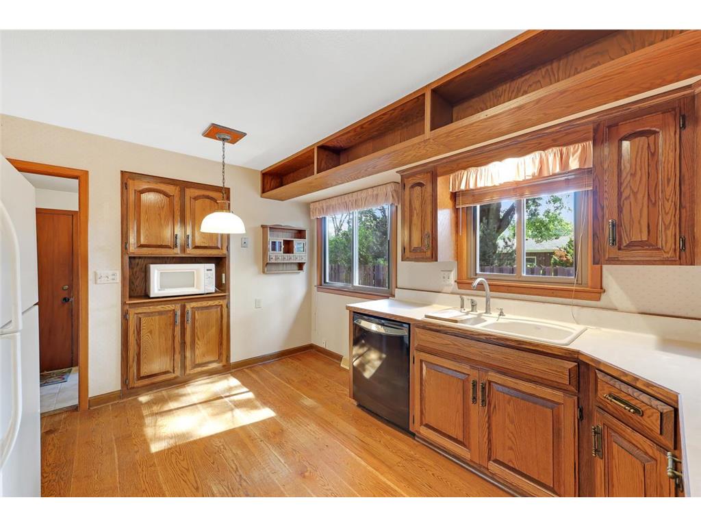999 Overton Drive NE Fridley MN 55432 7111348 image9