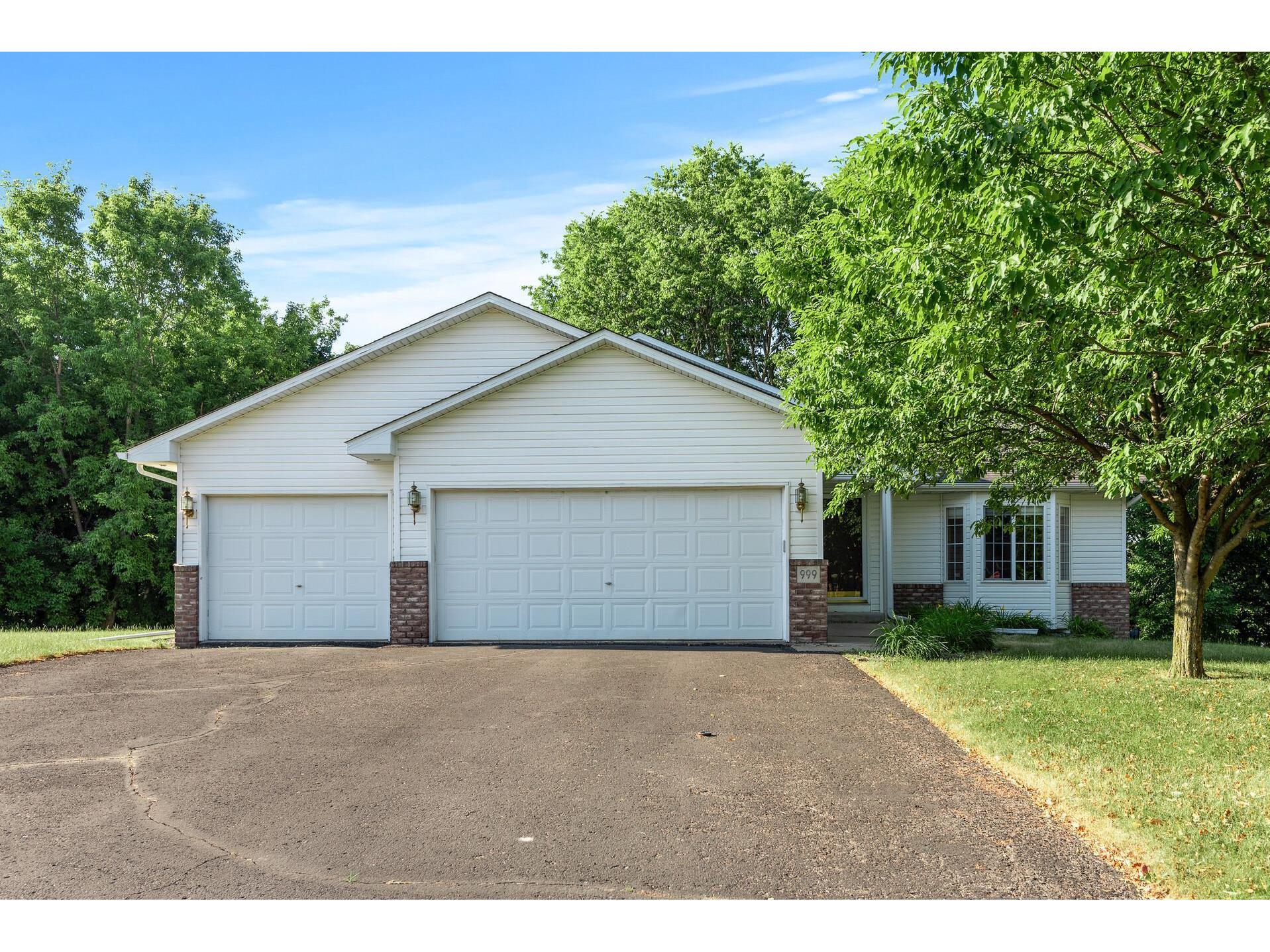 999 Sunny Ridge Drive, Carver, MN 55315 MLS 6010136 Edina Realty