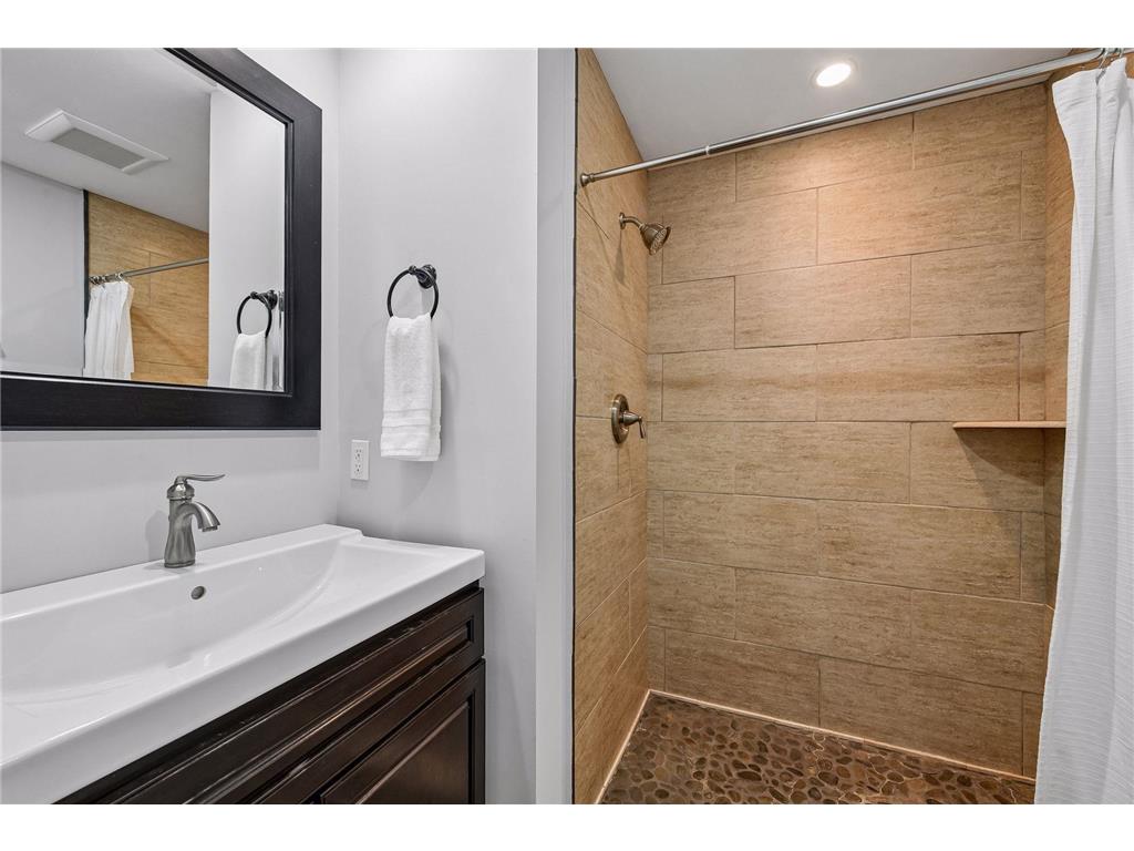 9994 Dunberry Circle Eden Prairie MN 55347 7081067 image20