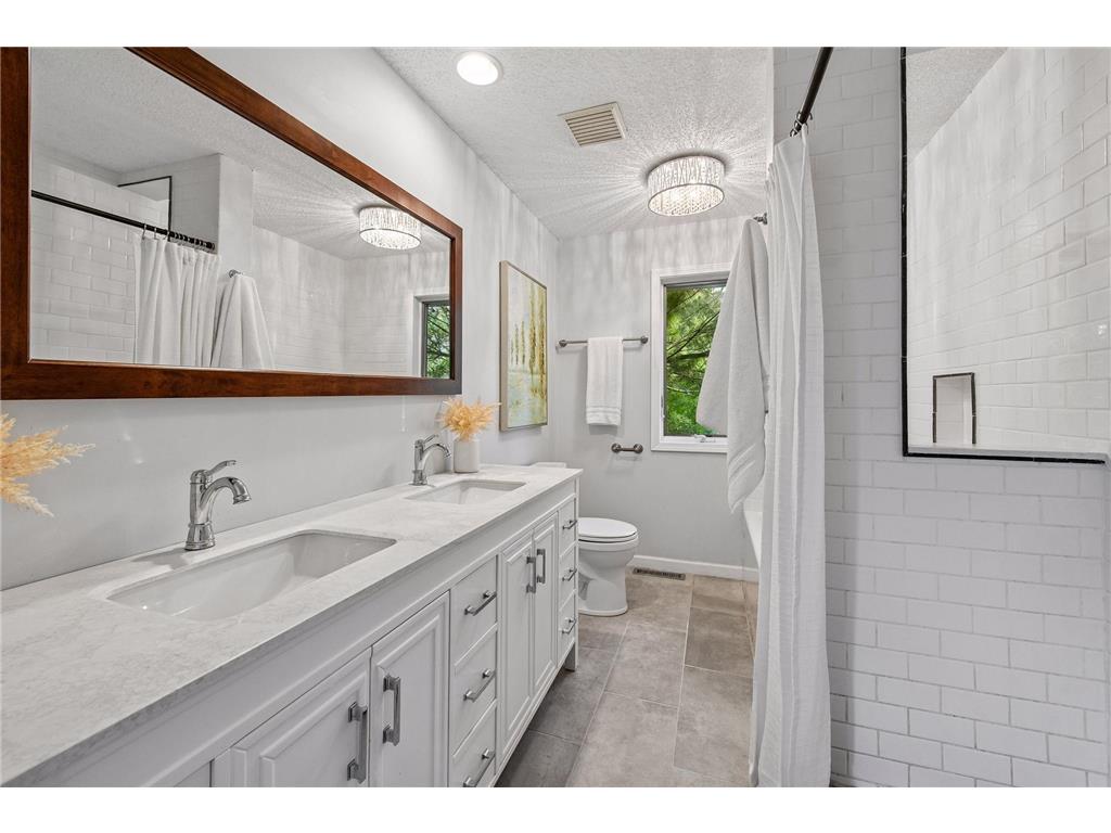 9994 Dunberry Circle Eden Prairie MN 55347 7081067 image23