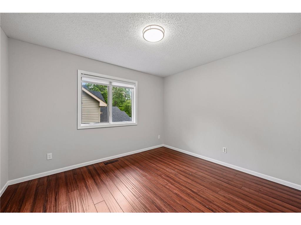 9994 Dunberry Circle Eden Prairie MN 55347 7081067 image26
