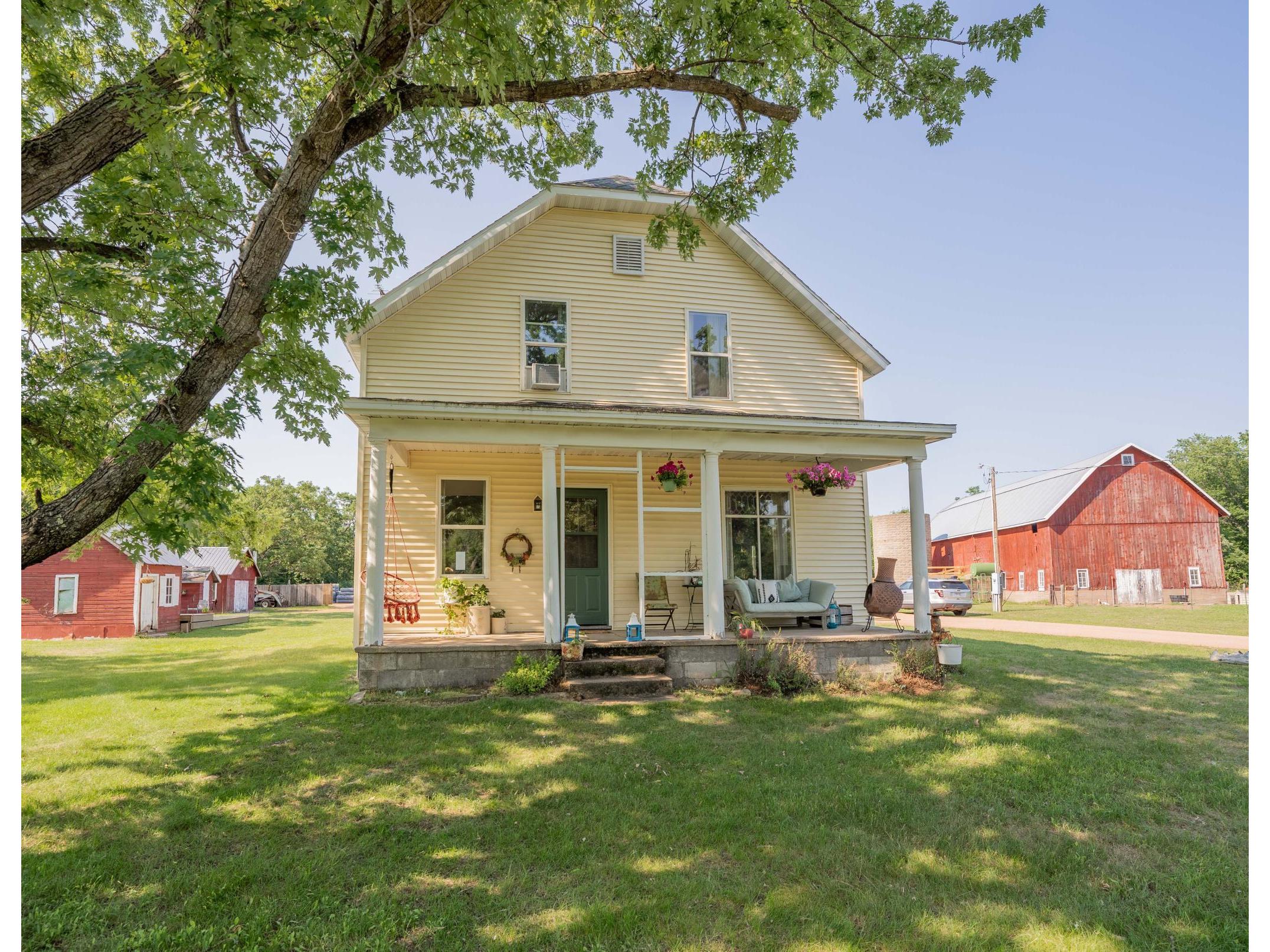 E16720 Lincoln Drive, Fall Creek, WI 54742 MLS 6021791 Edina Realty