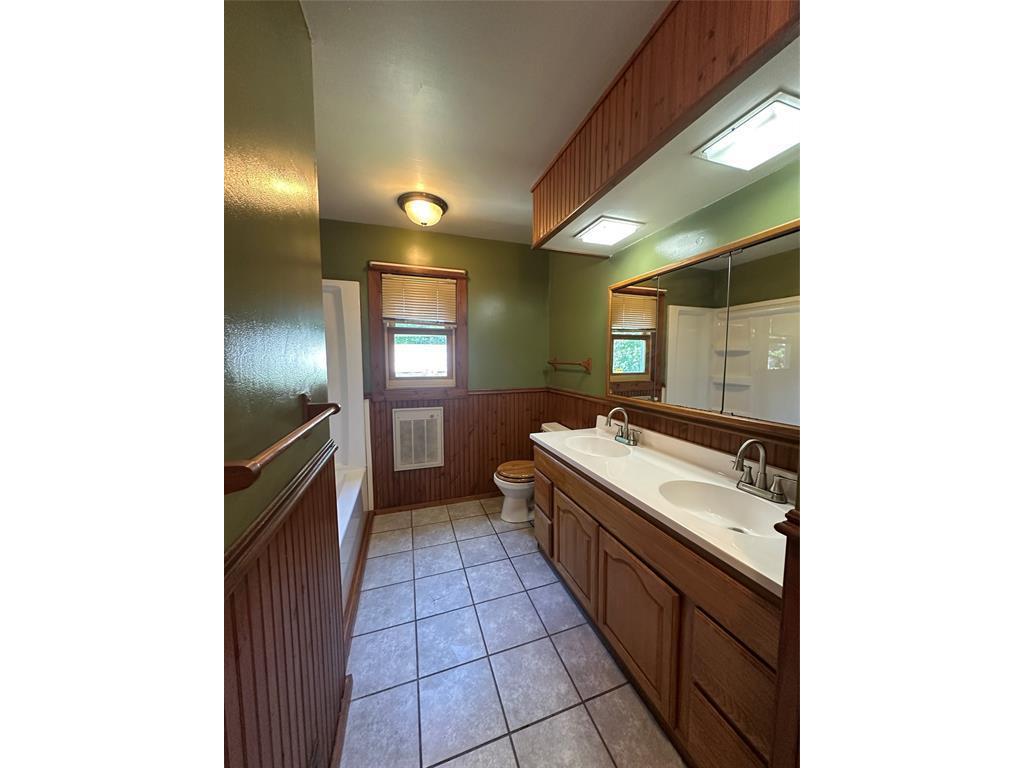 E910 Cedar Road Eau Claire WI 54701 7109350 image15