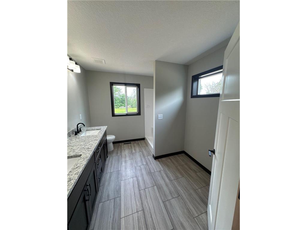L2 B1 Viking Boulevard NE East Bethel MN 55011 7029593 image17