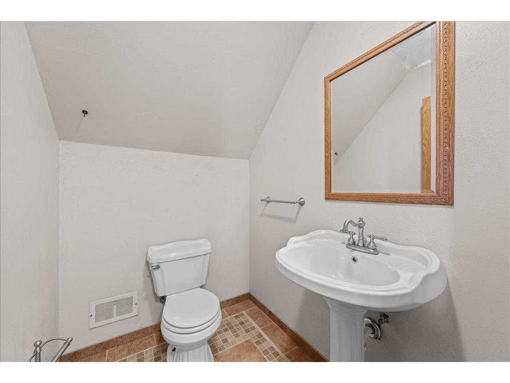 N3706 690th Street Hartland Twp WI 54011 7033889 image39