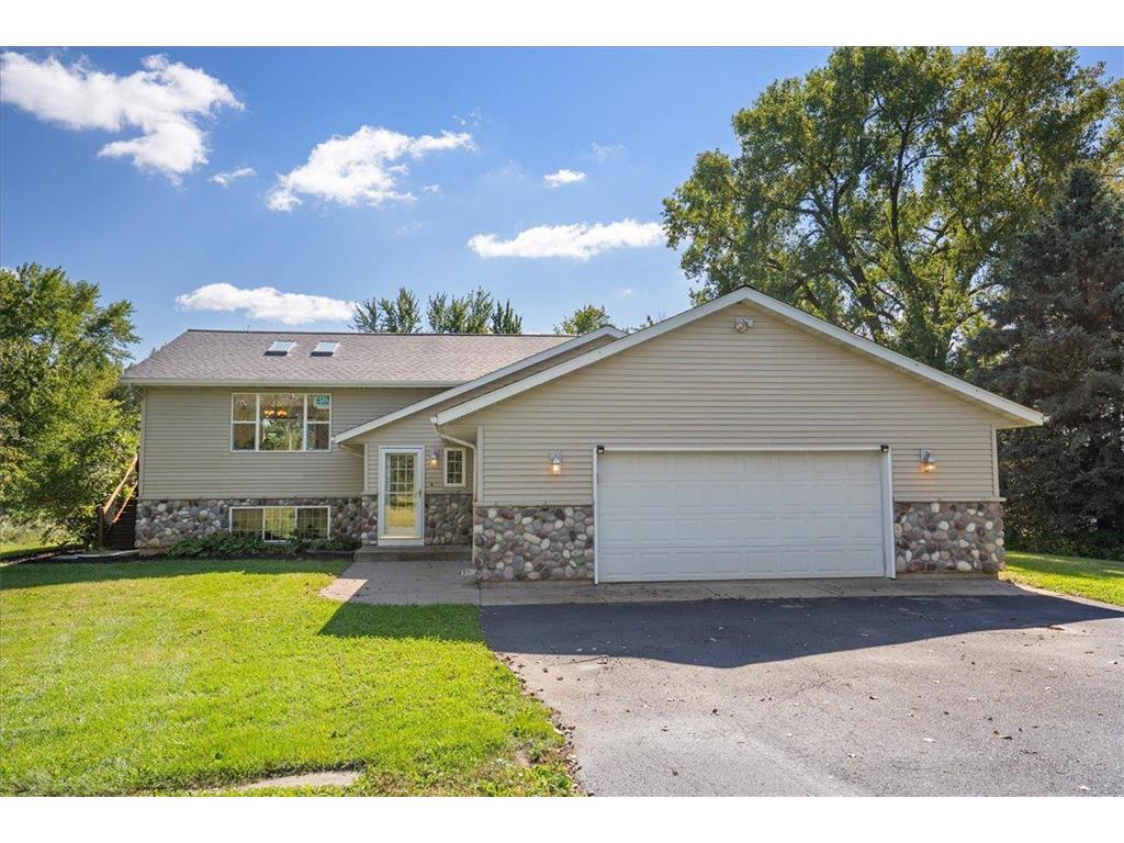 N5620 1090th Street Oak Grove Twp WI 54021 6784391 image1