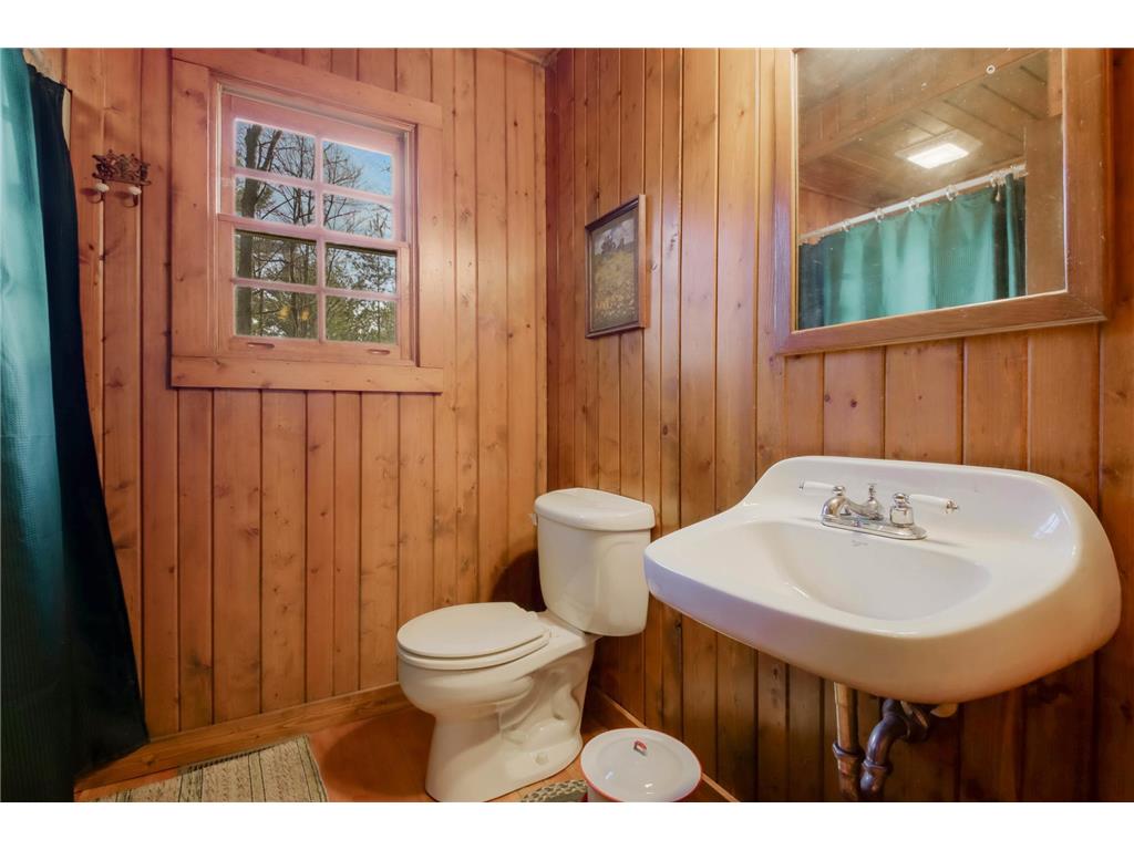 N8878 Lakeshore Drive Hayward WI 54843 - Beaver Lake 7020650 image20