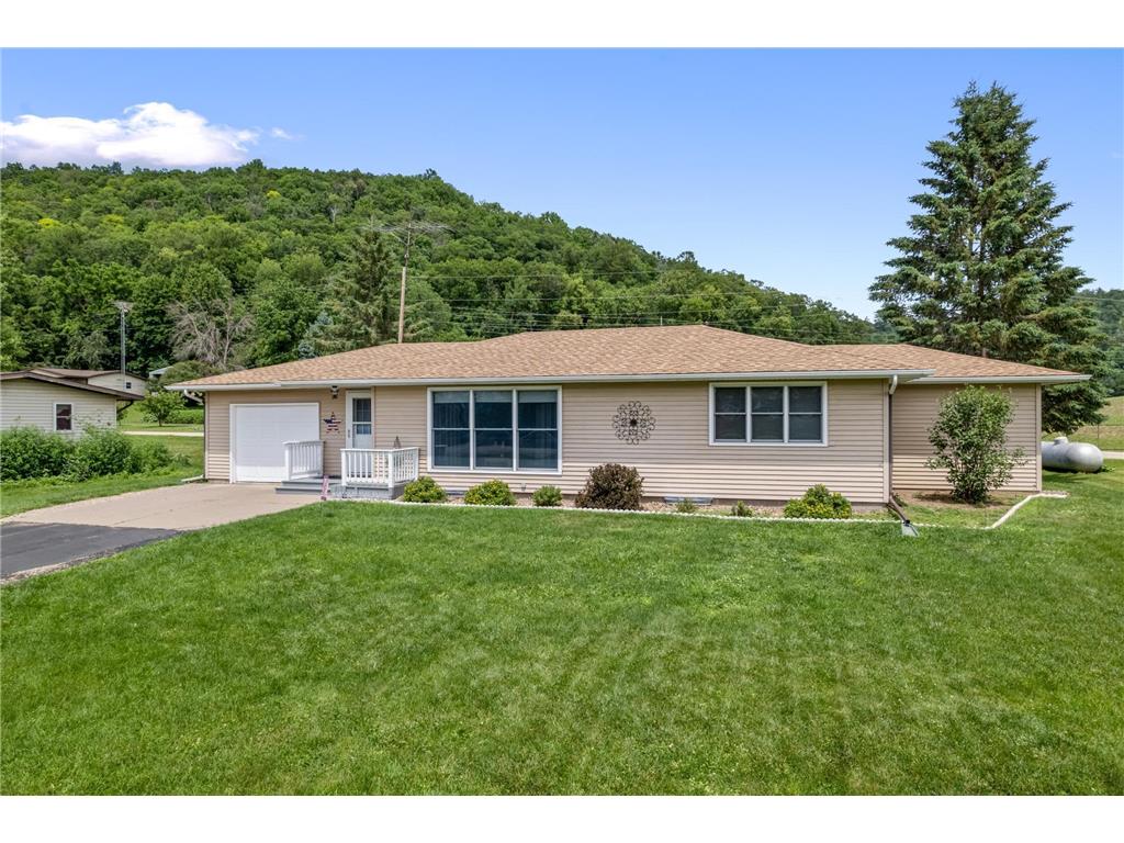 S1576 Lake Street Alma WI 54610 6744153 image1