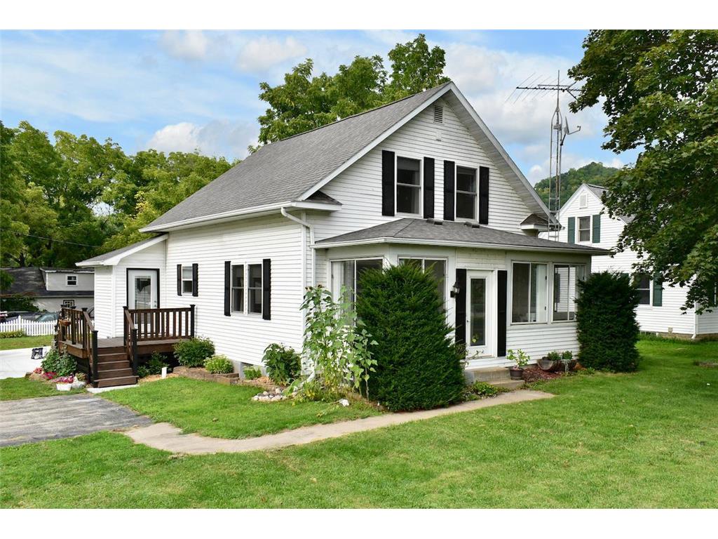 S3586 Chicken Valley Road Fountain City WI 54629 6428541 image1