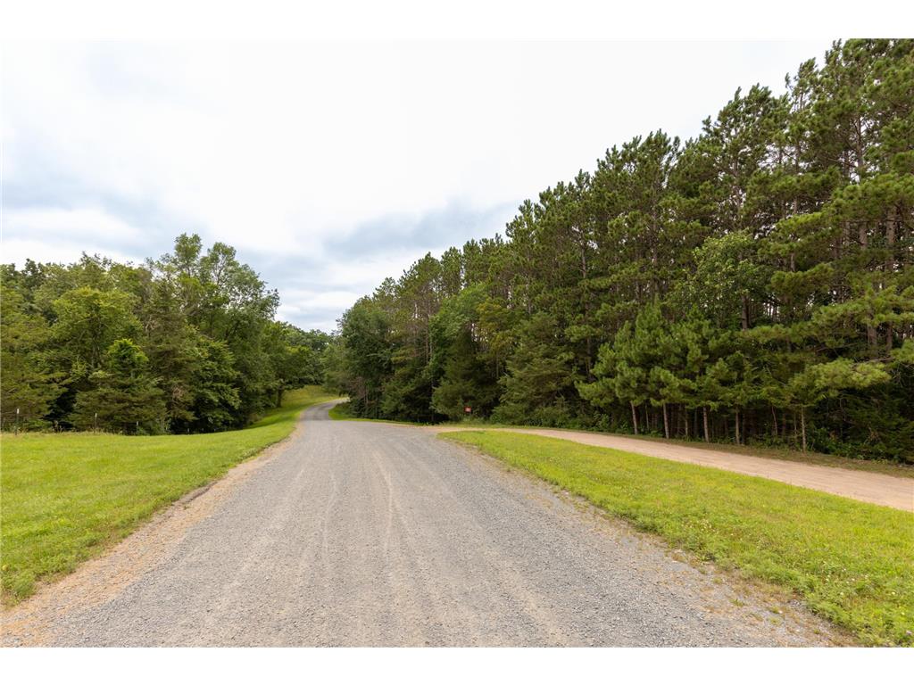 TBD 242nd St. Eureka WI 54934 - Manitou Lake 6771597 image2