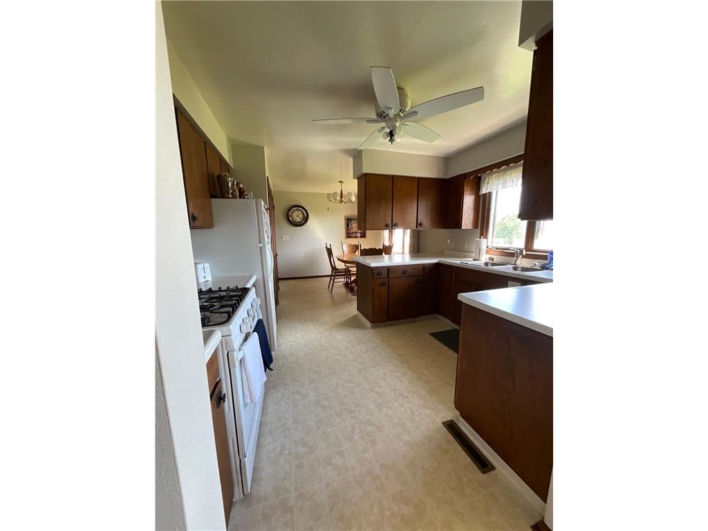 W12414 State Highway 35 Stockholm WI 54769 - Lake Pepin 6748921 image8