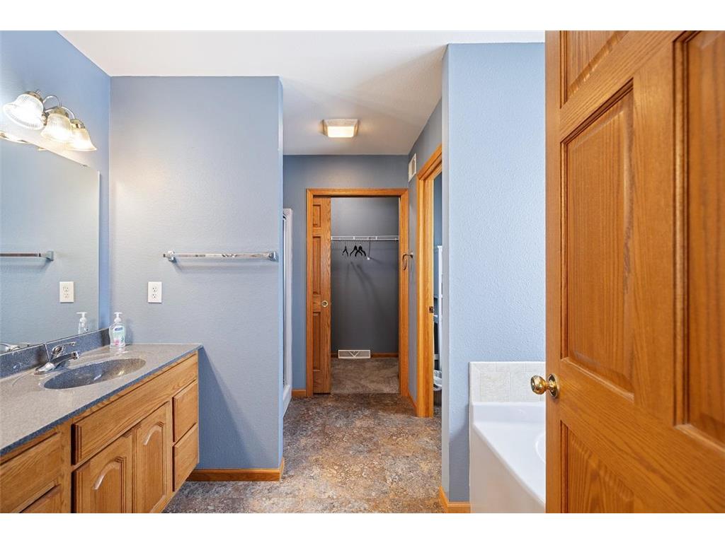 W1660 Maplewood Lane Belvidere Twp WI 54610 7039467 image17