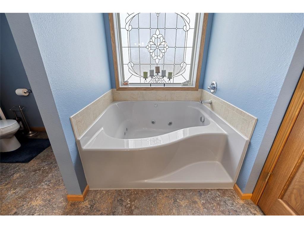 W1660 Maplewood Lane Belvidere Twp WI 54610 7039467 image20