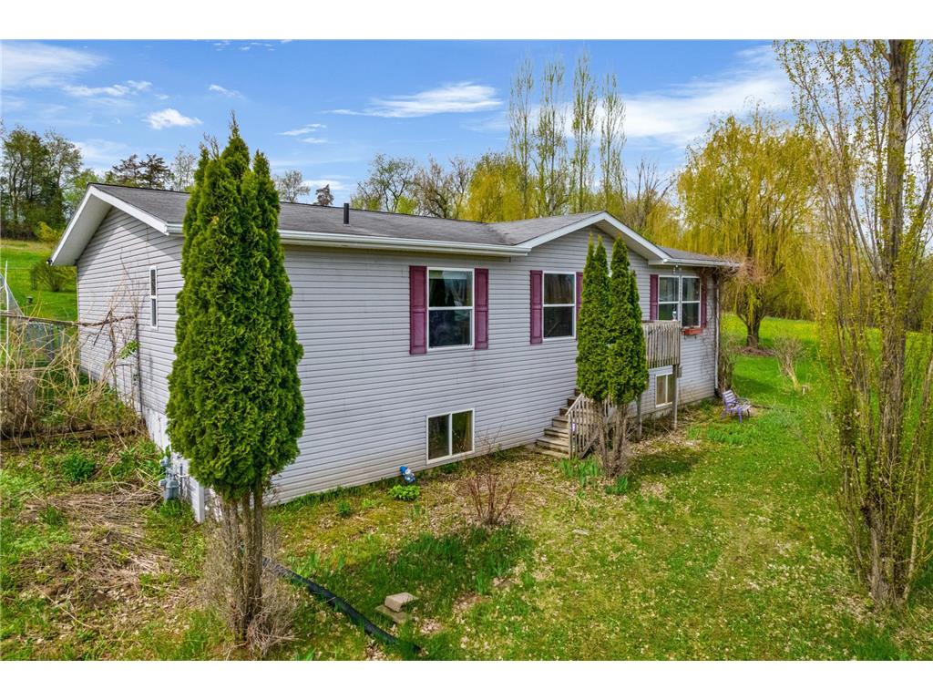 W19915 Blue Stem Lane Gale Twp WI 54630 6367327 image1