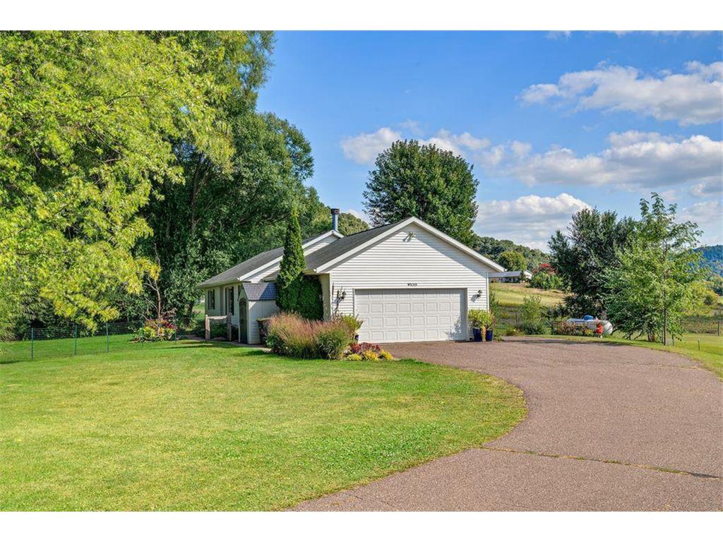 W5311 County Road W Onalaska WI 54636 6791959 image1