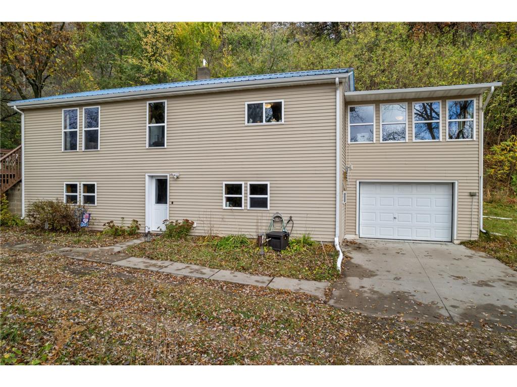 W540 State Road 35 Fountain City WI 54629 6624461 image1