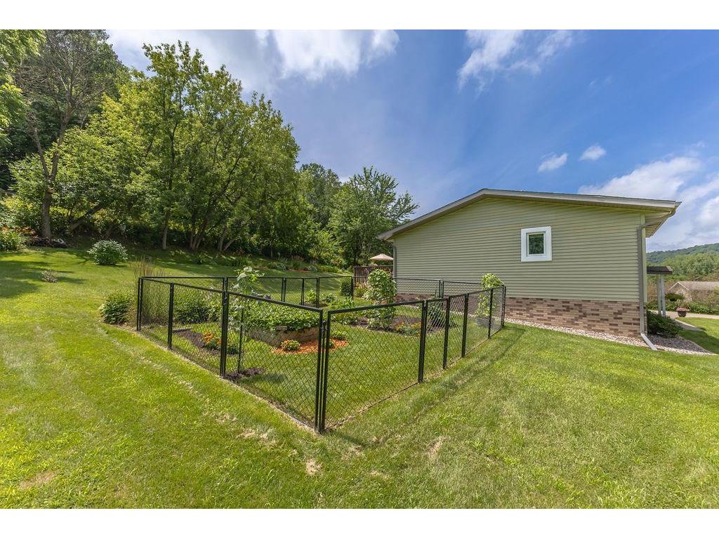 W764 Valley Drive #A Fountain City WI 54629 7108666 image57