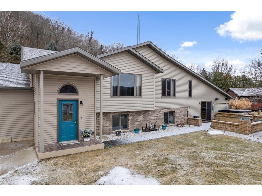 W764B Valley Drive Fountain City WI 54629 6658154 image1