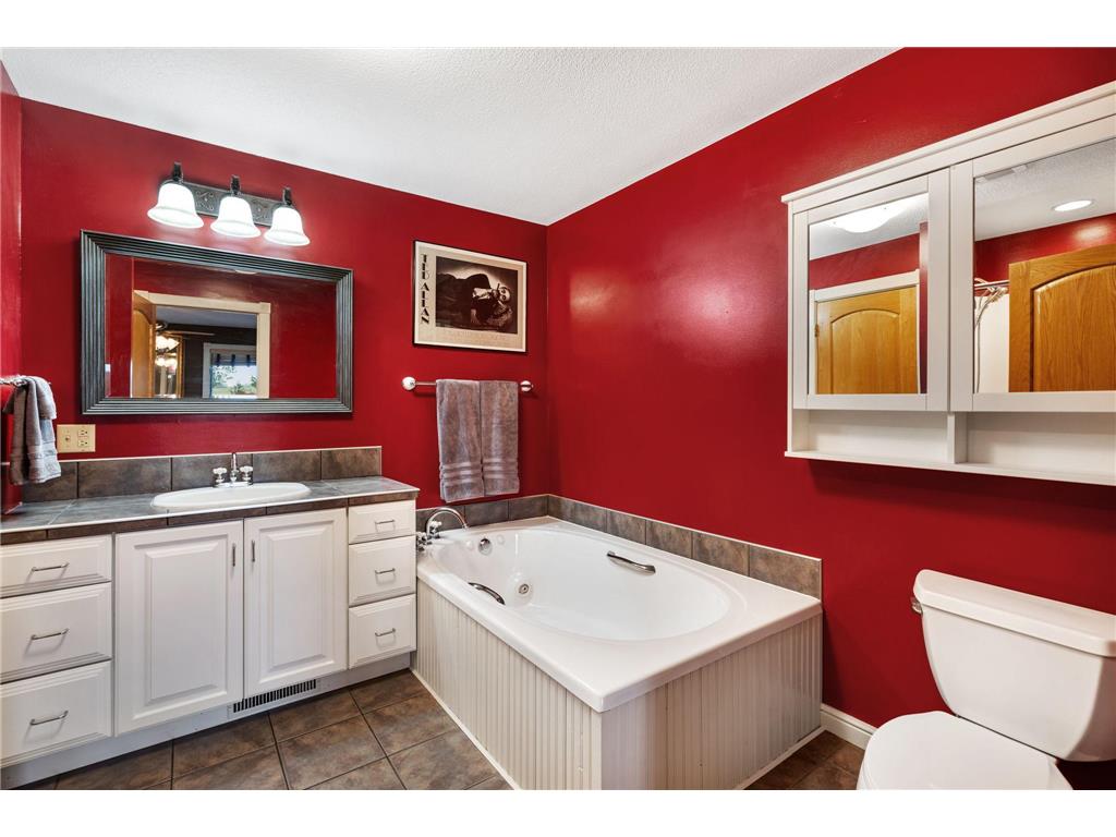 W8135 830th Avenue River Falls WI 54022 6770663 image19